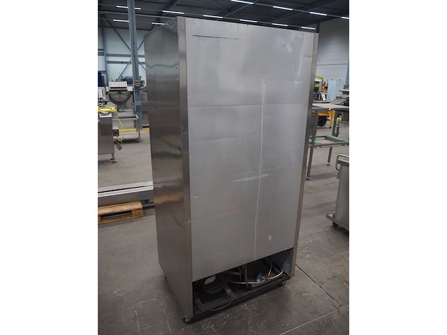 True - afbeelding 6 van  12