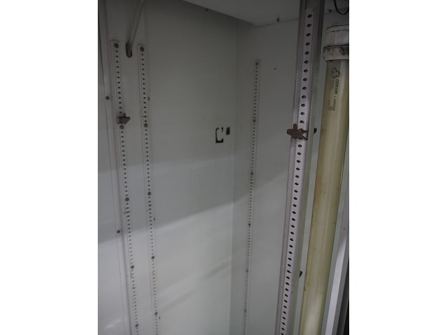 True - afbeelding 10 van  12