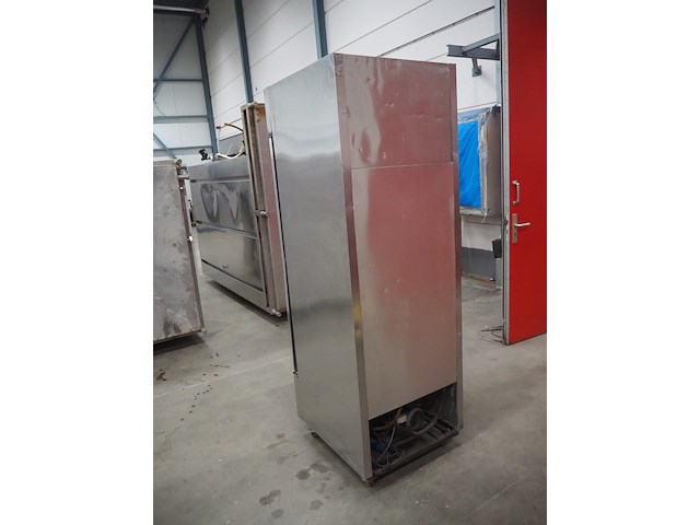 True - afbeelding 4 van  10