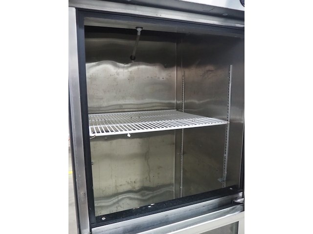 True - afbeelding 6 van  10