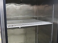 True - afbeelding 6 van  10