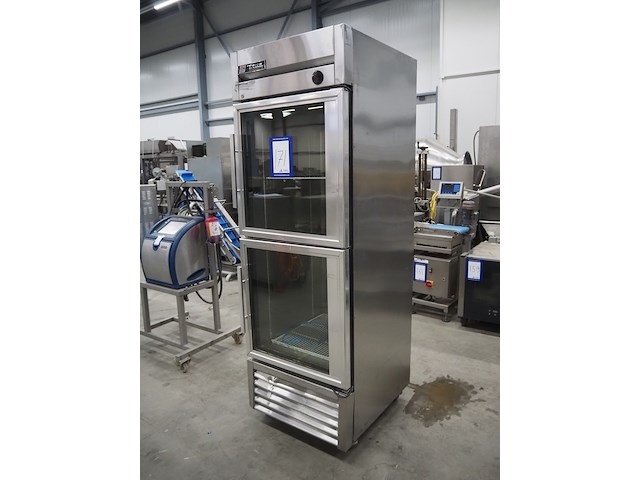 True - afbeelding 1 van  8