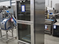 True - afbeelding 1 van  8