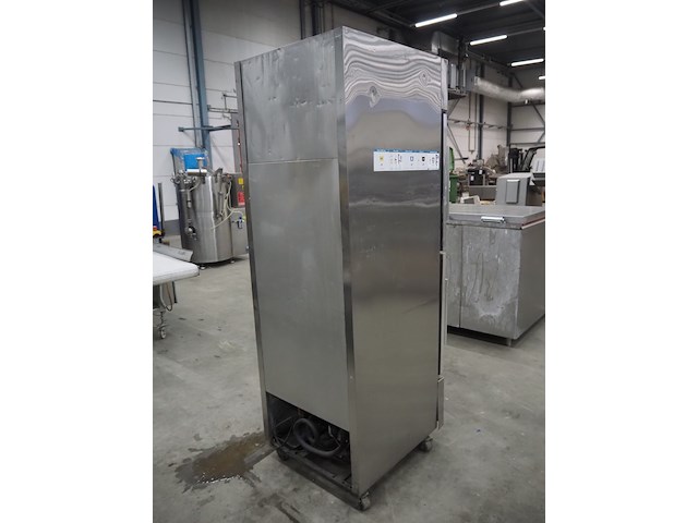 True - afbeelding 3 van  8