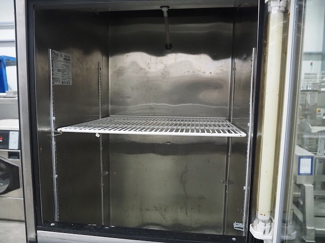 True - afbeelding 5 van  8