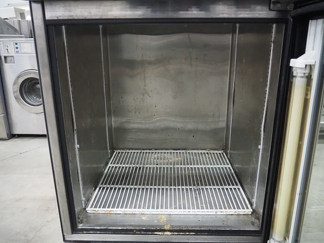 True - afbeelding 6 van  8