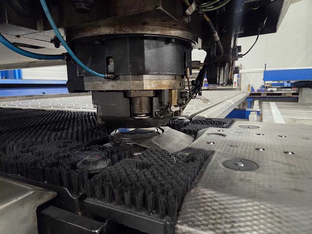 Trumpf - 2004 - trumatic 5000 r - pons-nibbelmachine - afbeelding 17 van  17