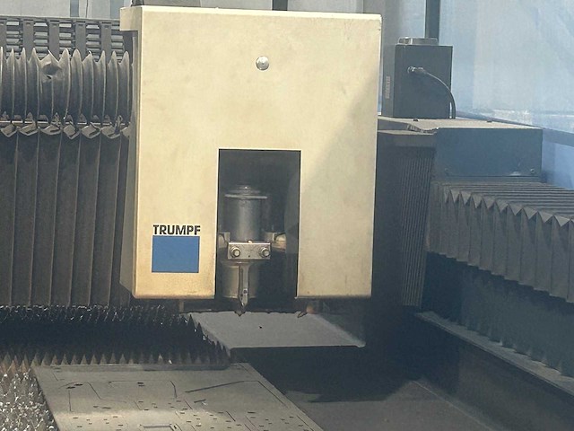 Trumpf - 2015 - trulaser 5040 - lasersnijmachine - liftmaster compact - afbeelding 7 van  41
