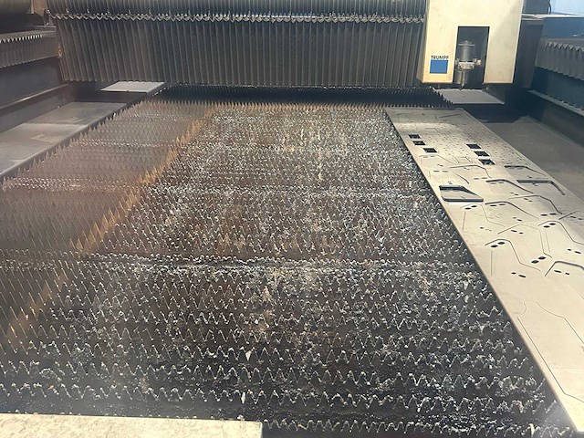 Trumpf - 2015 - trulaser 5040 - lasersnijmachine - liftmaster compact - afbeelding 8 van  41