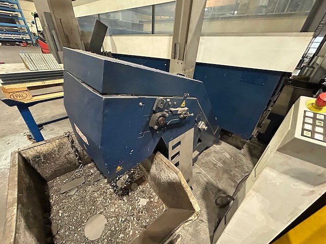 Trumpf - 2015 - trulaser 5040 - lasersnijmachine - liftmaster compact - afbeelding 39 van  41