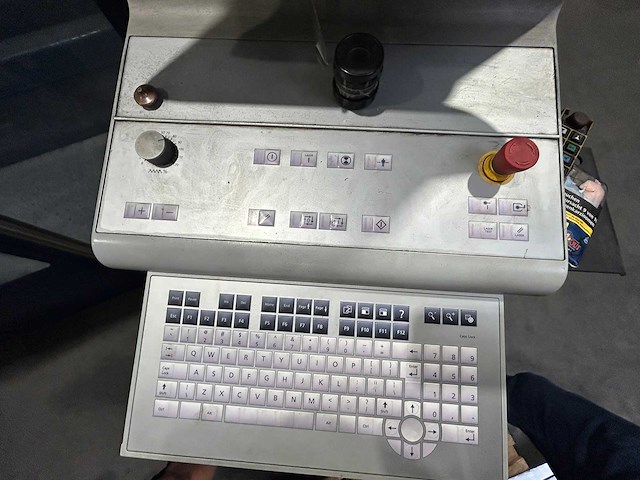 Trumpf - 2015 - trulaser 5040 - lasersnijmachine - liftmaster compact - afbeelding 4 van  17