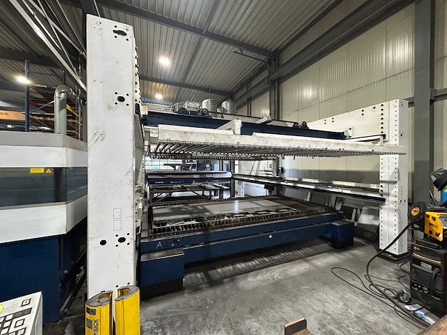 Trumpf - 2015 - trulaser 5040 - lasersnijmachine - liftmaster compact - afbeelding 9 van  17