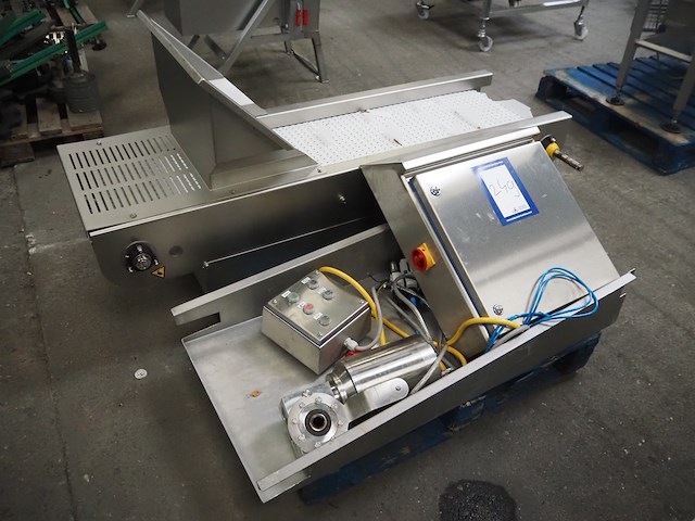 Tst - afbeelding 1 van  8