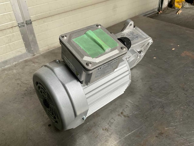 Tsubaki cmfa010 elektromotor met reductor (60x) - afbeelding 2 van  9