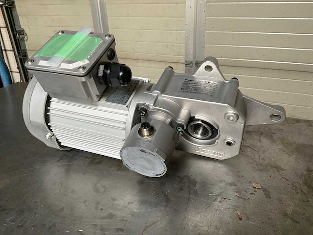 Tsubaki cmfa020 elektromotor met reductor (20x) - afbeelding 1 van  9