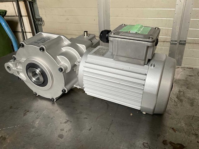 Tsubaki cmfa035 elektromotor met reductor (40x) - afbeelding 1 van  10