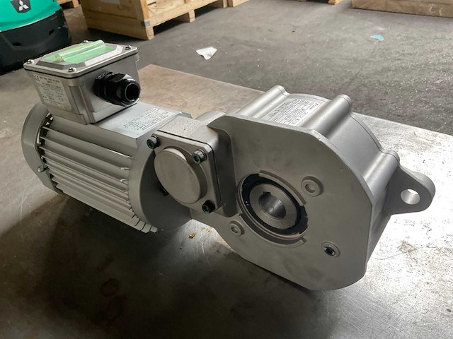 Tsubaki cmfa040 elektromotor met reductor (20x) - afbeelding 3 van  8