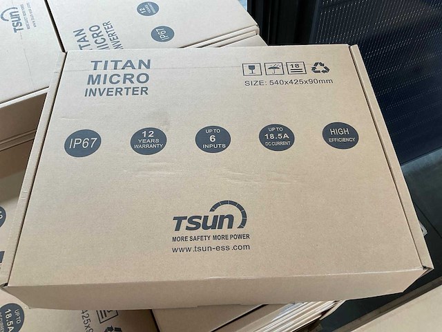 Tsun tsol-ms3000 micro-inverter (10x) - afbeelding 1 van  2