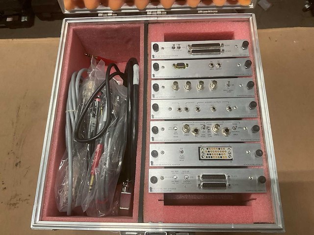 Ttc koffer met div. interface adaptors - afbeelding 2 van  3