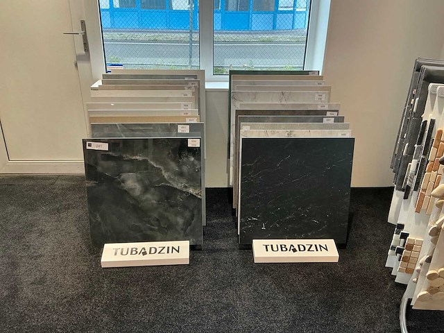 Tubadzin tegeldisplay (2x) - afbeelding 1 van  3
