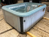 Tubbe jacuzzi - afbeelding 6 van  13