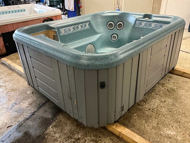 Tubbe jacuzzi - afbeelding 8 van  13