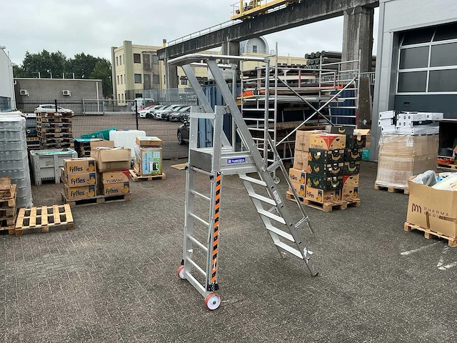 Tubesca platformladder - afbeelding 1 van  9