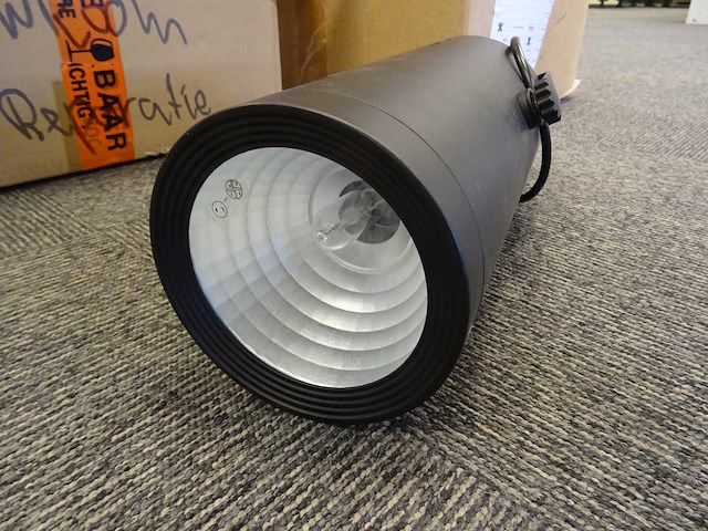 Tubo - 2.15.0231 - lichtspot met rail (18x) - afbeelding 2 van  3