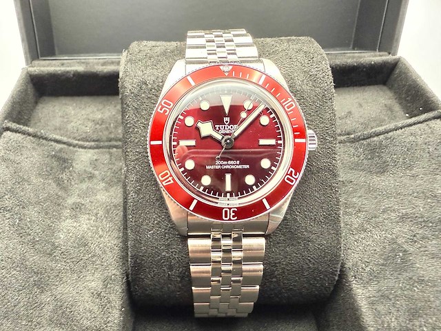 Tudor black bay 58 m7939a1a0ru-0001 | red dial | jubilee | unworn 2026 - afbeelding 1 van  10