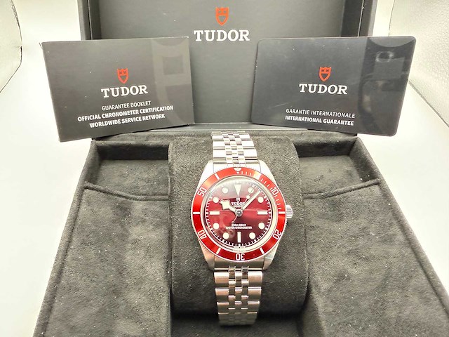 Tudor black bay 58 m7939a1a0ru-0001 | red dial | jubilee | unworn 2026 - afbeelding 10 van  10