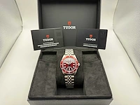 Tudor black bay 58 m7939a1a0ru-0001 | red dial | jubilee | unworn 2026 - afbeelding 2 van  10