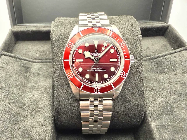 Tudor black bay 58 m7939a1a0ru-0001 | red dial | jubilee | unworn 2026 - afbeelding 1 van  10