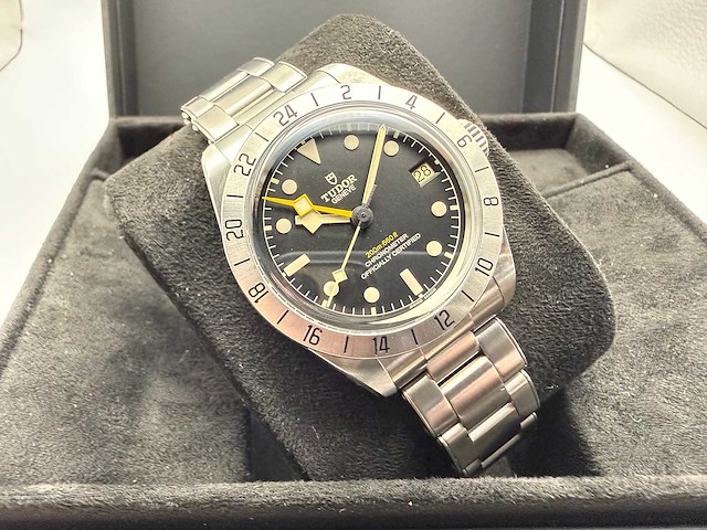 Tudor black bay | black dial | unworn | 2026 - afbeelding 4 van  9