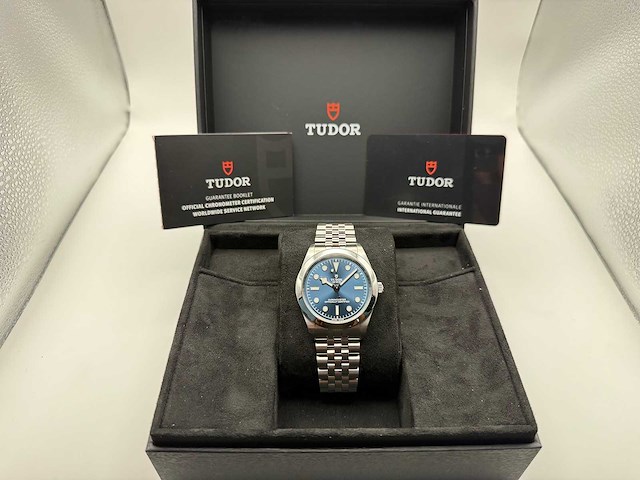 Tudor black bay one 39 | jubilee | blue dial | unworn | 2026 - afbeelding 4 van  12