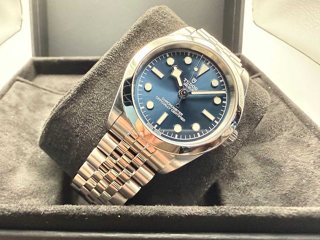 Tudor black bay one 39 | jubilee | blue dial | unworn | 2026 - afbeelding 6 van  12