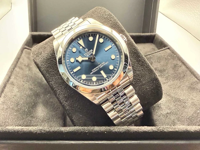 Tudor black bay one 39 | jubilee | blue dial | unworn | 2026 - afbeelding 4 van  12