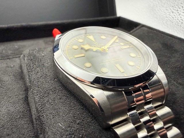 Tudor black bay one 41 | anthracite dial | unworn | 2026 - afbeelding 10 van  12