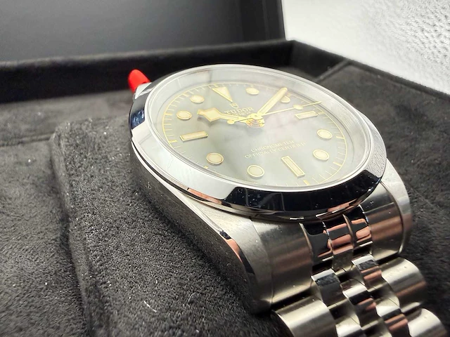 Tudor black bay one 41 | anthracite dial | unworn | 2026 - afbeelding 10 van  12