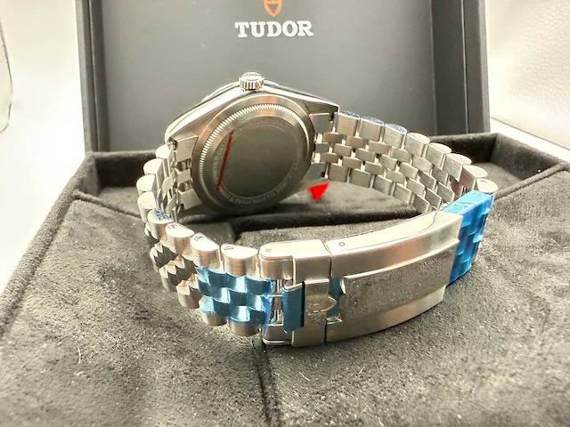 Tudor black bay one 41 | anthracite dial | unworn | 2026 - afbeelding 12 van  12