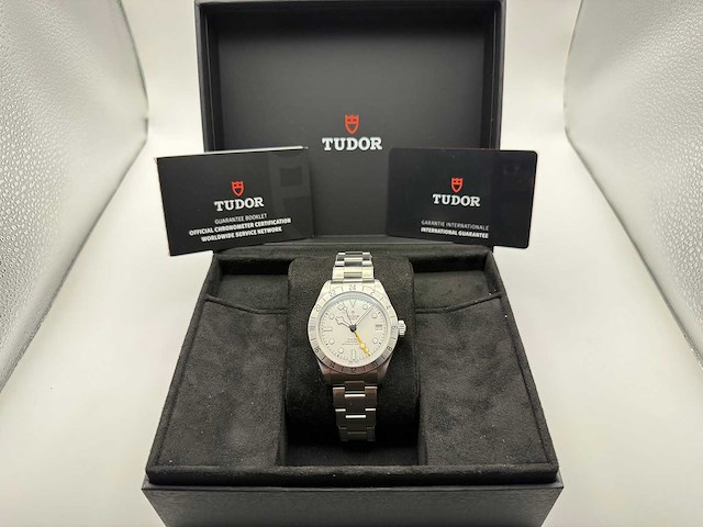 Tudor black bay pro | white dial | unworn | 2026 - afbeelding 4 van  11