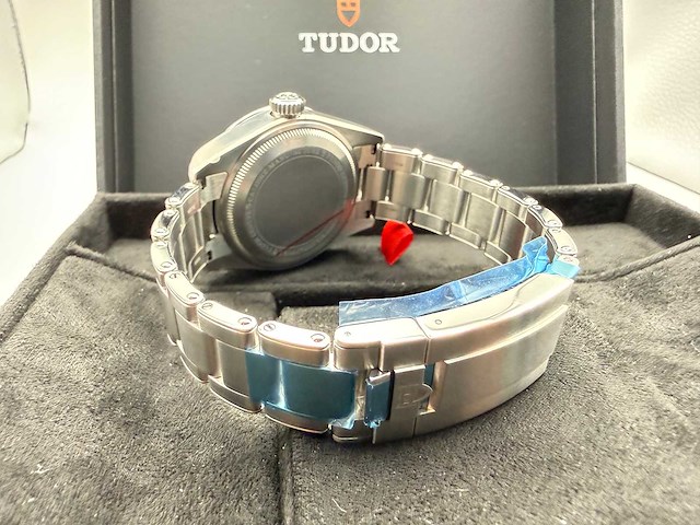 Tudor black bay pro | white dial | unworn | 2026 - afbeelding 11 van  11