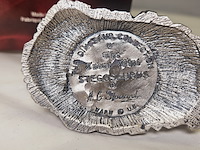 Tudor mint england - stegosaurus statuette met zilver vergoten - afbeelding 7 van  7