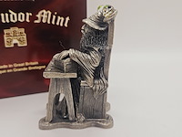 Tudor mint england - 'the drout keeper' statuette met zilver vergoten - afbeelding 4 van  9