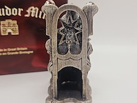 Tudor mint england - 'the drout keeper' statuette met zilver vergoten - afbeelding 5 van  9