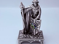 Tudor mint england - the wizard knight statuette met zilver vergoten