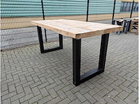 Tuin bartafel rustiek iepenhout. 225 x 105 x 100cm. metalen bar u onderstel