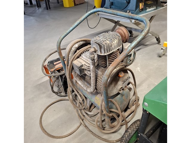 Tuin gereedschap en elektrische gereedschap , bril, flymo, stilhl - afbeelding 28 van  39