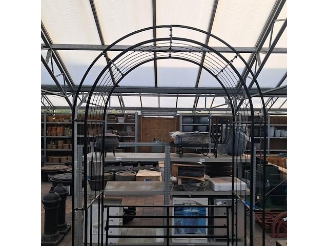 Tuinbank met rozenboog - afbeelding 4 van  8