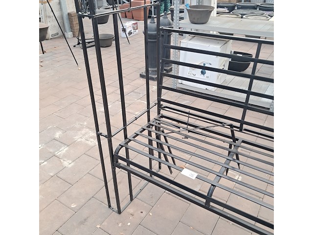 Tuinbank met rozenboog - afbeelding 6 van  8