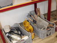 Tuingereedschappen w.o. batsen, bezems, houwelen, hamers, schoffel, hark, etc. - afbeelding 4 van  4
